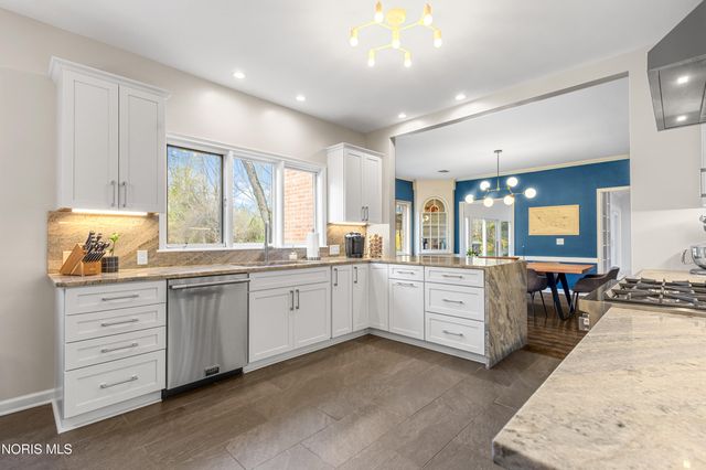 4615 Brookside Road, Ottawa Hills, OH 43615