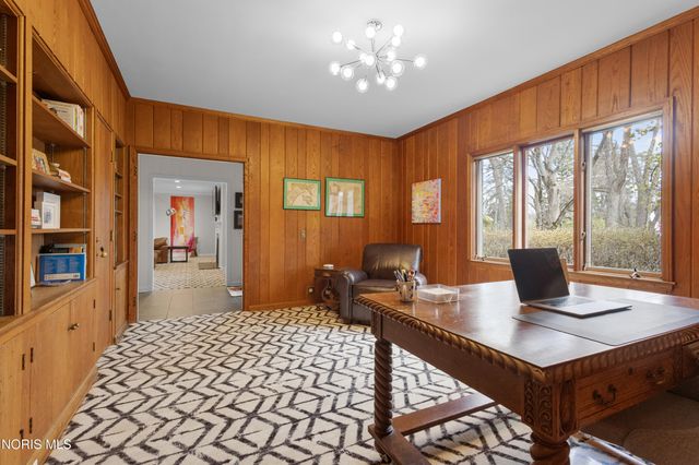 4615 Brookside Road, Ottawa Hills, OH 43615