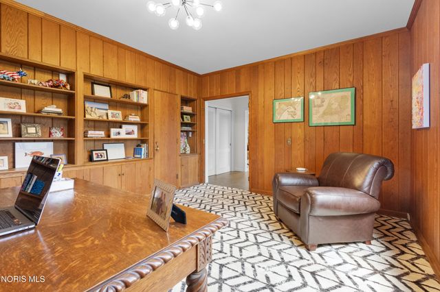 4615 Brookside Road, Ottawa Hills, OH 43615