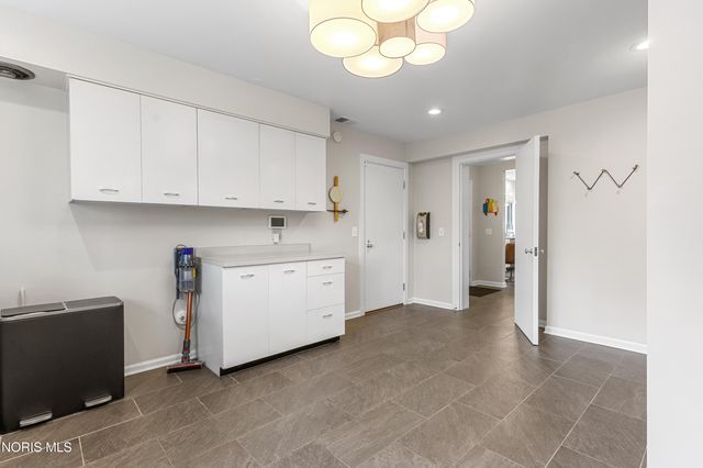 4615 Brookside Road, Ottawa Hills, OH 43615