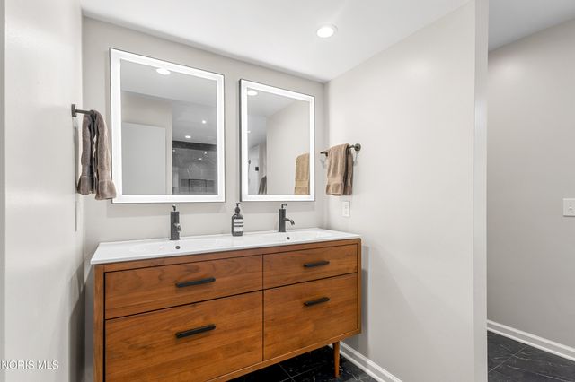 4615 Brookside Road, Ottawa Hills, OH 43615