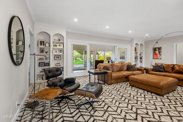 4615 Brookside Road, Ottawa Hills, OH 43615
