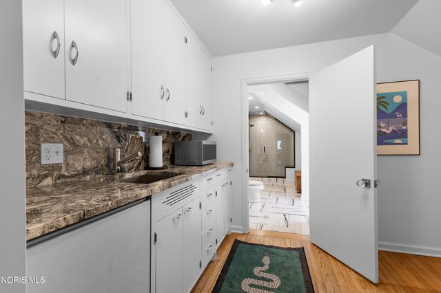 4615 Brookside Road, Ottawa Hills, OH 43615