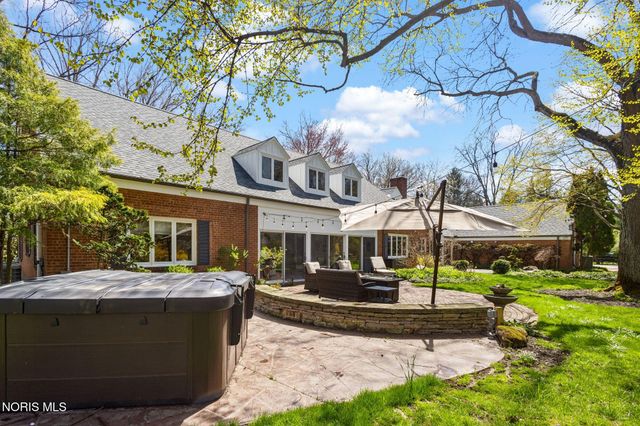 4615 Brookside Road, Ottawa Hills, OH 43615