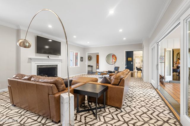 4615 Brookside Road, Ottawa Hills, OH 43615