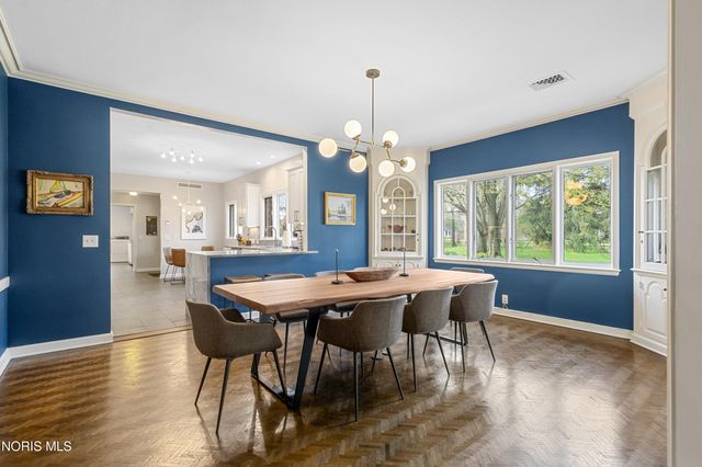 4615 Brookside Road, Ottawa Hills, OH 43615