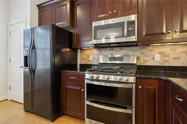 110 Peyton Randolph DR, Yorktown, VA 23692