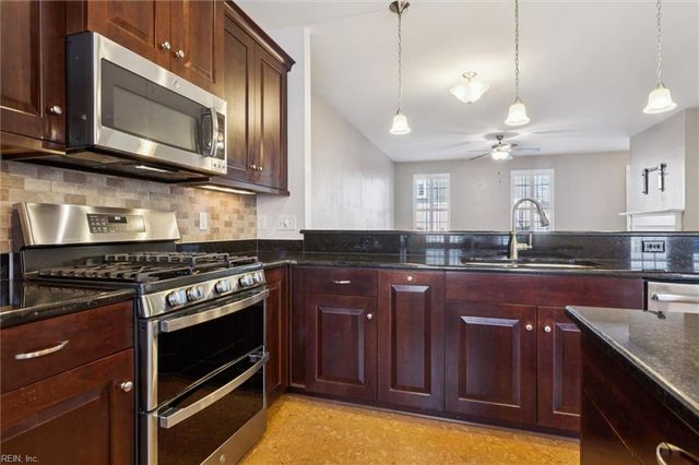 110 Peyton Randolph DR, Yorktown, VA 23692