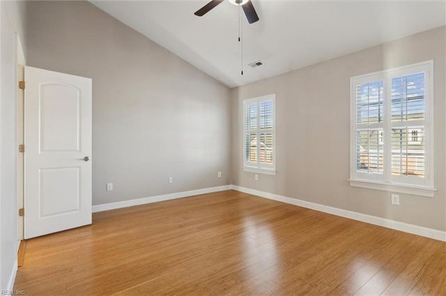 110 Peyton Randolph DR, Yorktown, VA 23692