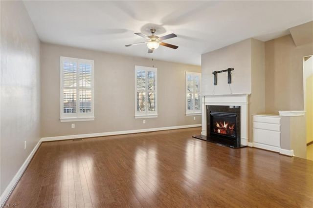 110 Peyton Randolph DR, Yorktown, VA 23692