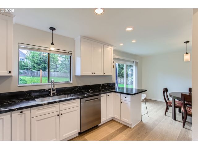 2900 Nw 111TH Ct, Portland, OR 97229