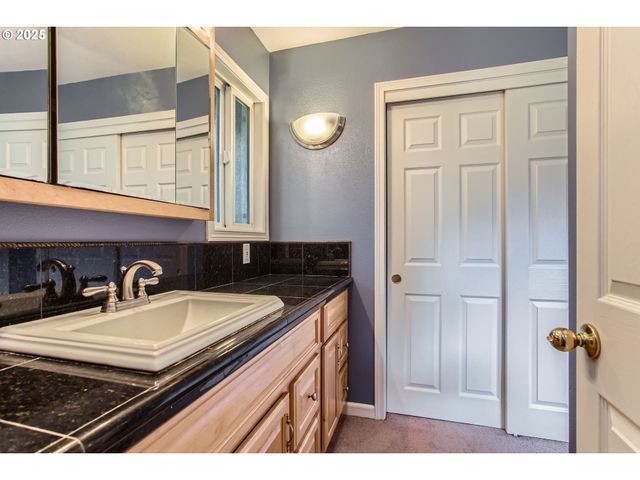 2900 Nw 111TH Ct, Portland, OR 97229