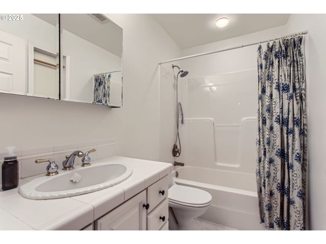 2900 Nw 111TH Ct, Portland, OR 97229