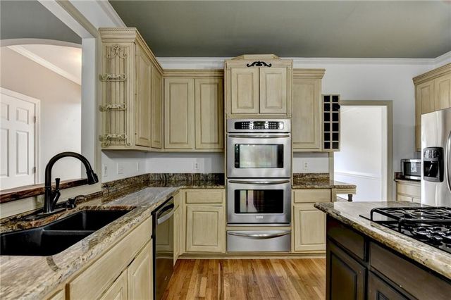 1015 ROWE OAK Circle, Lawrenceville, GA 30043