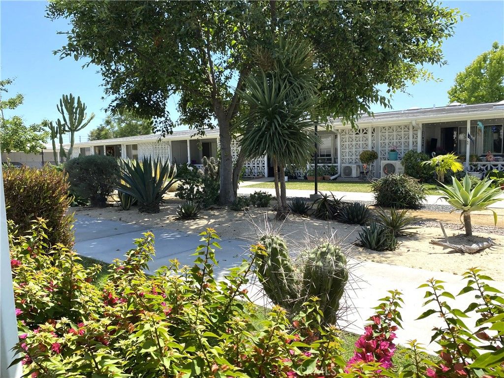 Image 5 of property listing at 1681 Monterey Rd., M2-15D, Seal Beach, CA 90740