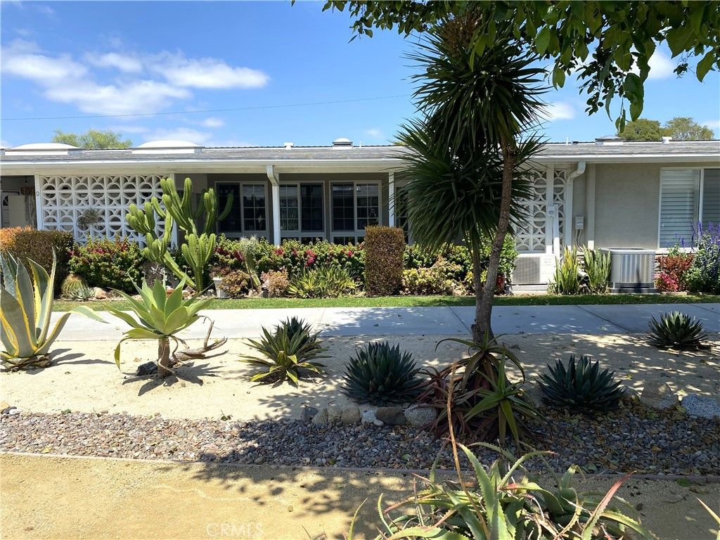 Image 6 of property listing at 1681 Monterey Rd., M2-15D, Seal Beach, CA 90740