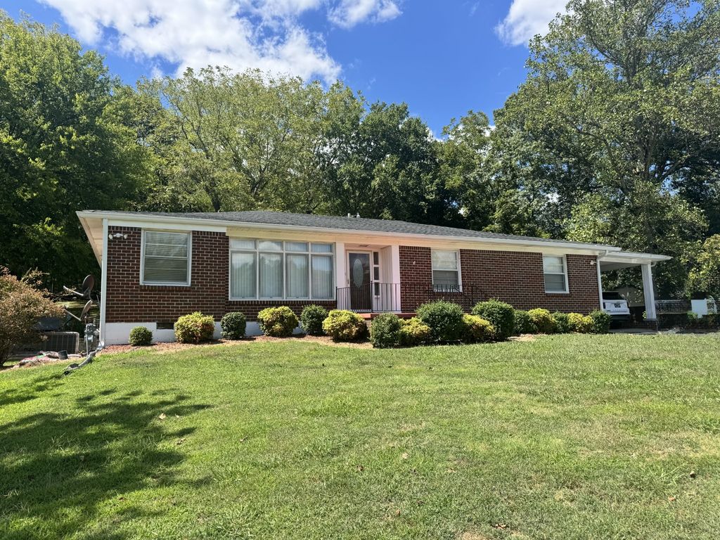 17 Turkey Creek Hwy, Carthage, TN 37030