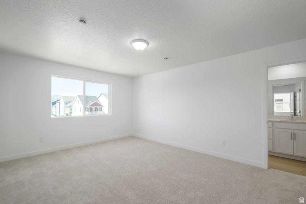 Image 14 of property listing at 1547 S 900 W #140, Clearfield, UT 84015