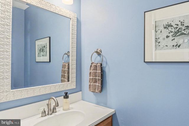 2204 CONTINENTAL DR, Harrisburg, PA 17110