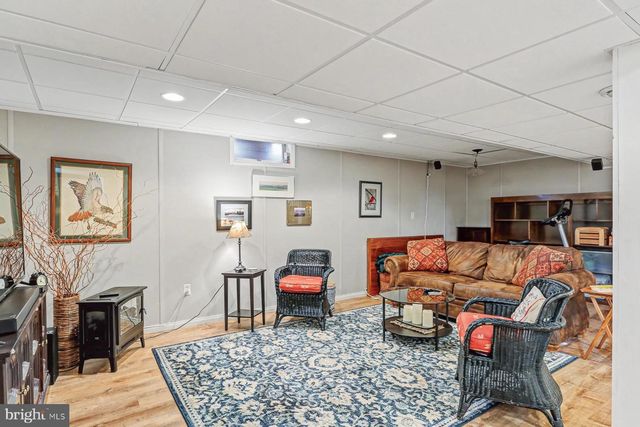 2204 CONTINENTAL DR, Harrisburg, PA 17110