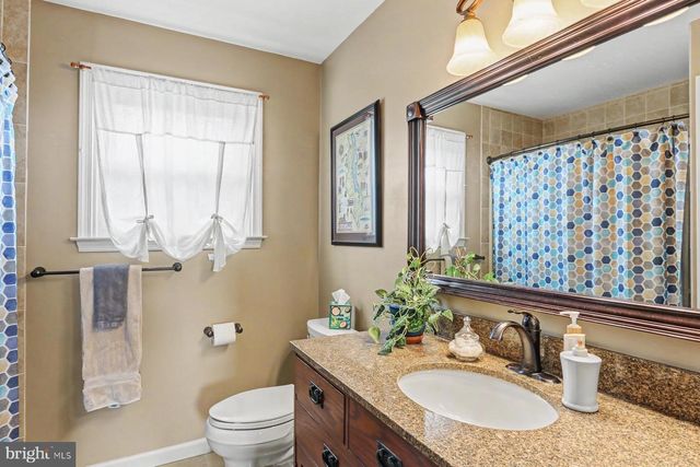 2204 CONTINENTAL DR, Harrisburg, PA 17110