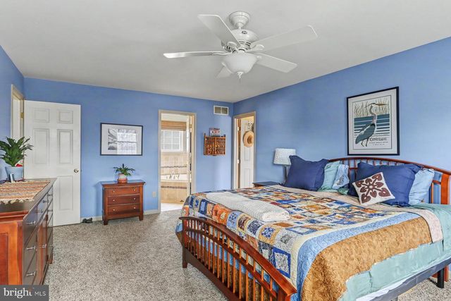 2204 CONTINENTAL DR, Harrisburg, PA 17110