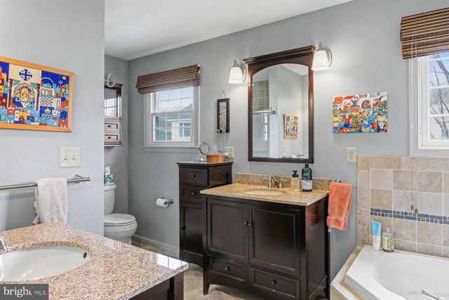 2204 CONTINENTAL DR, Harrisburg, PA 17110