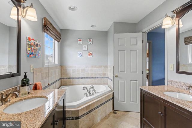 2204 CONTINENTAL DR, Harrisburg, PA 17110