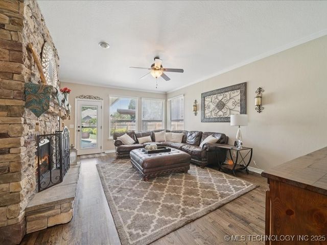406 W Union Place, Broken Arrow, OK 74011