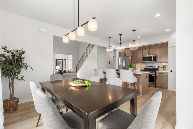 3817 White Oak WAY, Waukesha, WI 53188