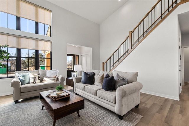 3817 White Oak WAY, Waukesha, WI 53188