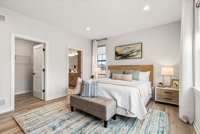 3817 White Oak WAY, Waukesha, WI 53188