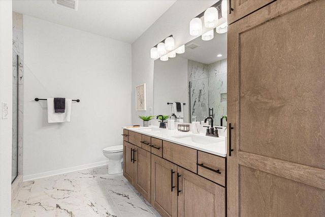 3817 White Oak WAY, Waukesha, WI 53188