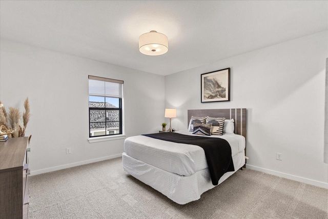 3817 White Oak WAY, Waukesha, WI 53188