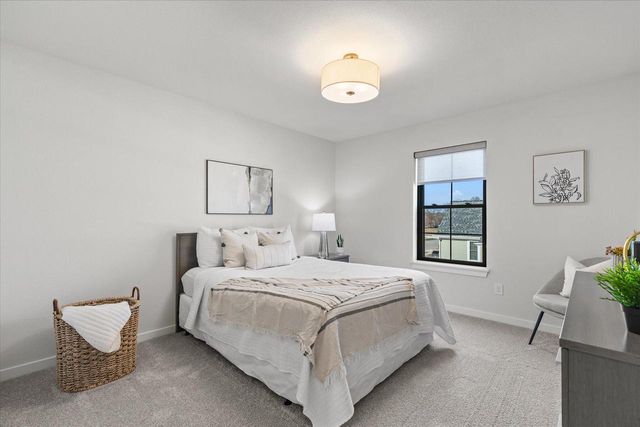 3817 White Oak WAY, Waukesha, WI 53188