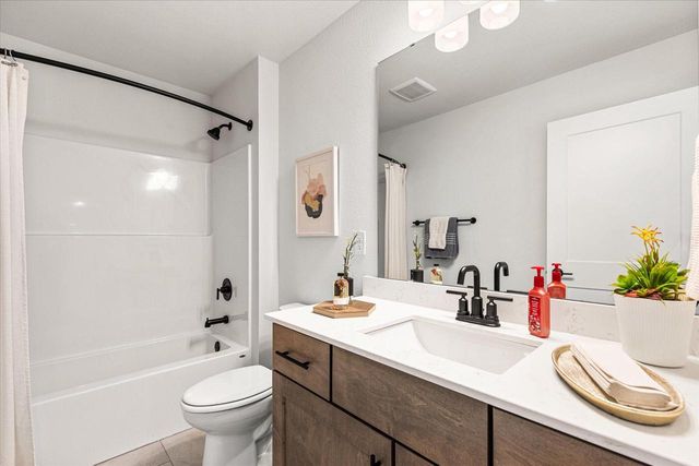 3817 White Oak WAY, Waukesha, WI 53188