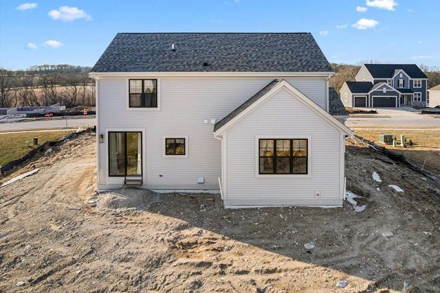 3817 White Oak WAY, Waukesha, WI 53188