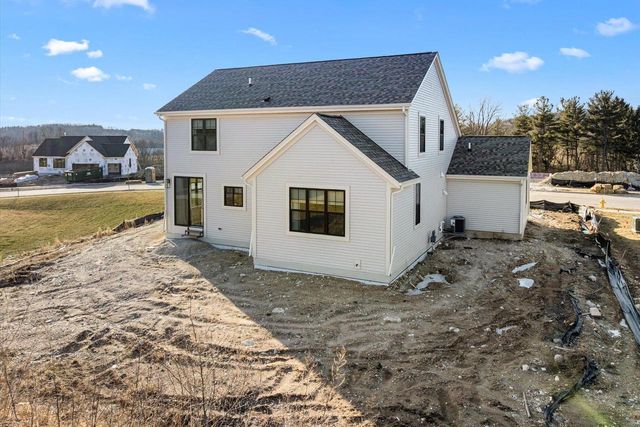 3817 White Oak WAY, Waukesha, WI 53188