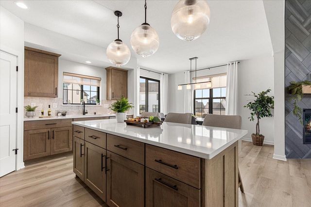 3817 White Oak WAY, Waukesha, WI 53188