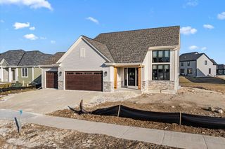 3817 White Oak WAY, Waukesha, WI 53188
