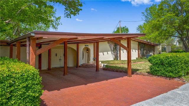 227 Harding Boulevard, Cotter, AR 72626