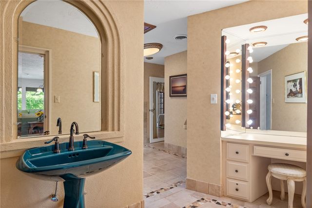 227 Harding Boulevard, Cotter, AR 72626