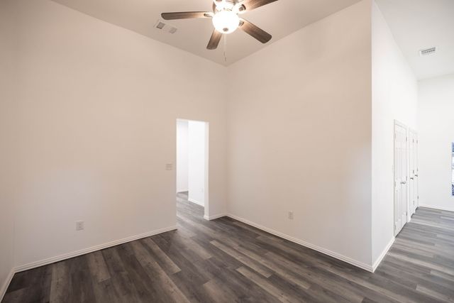 415 W 7th Street, Bonham, TX 75418