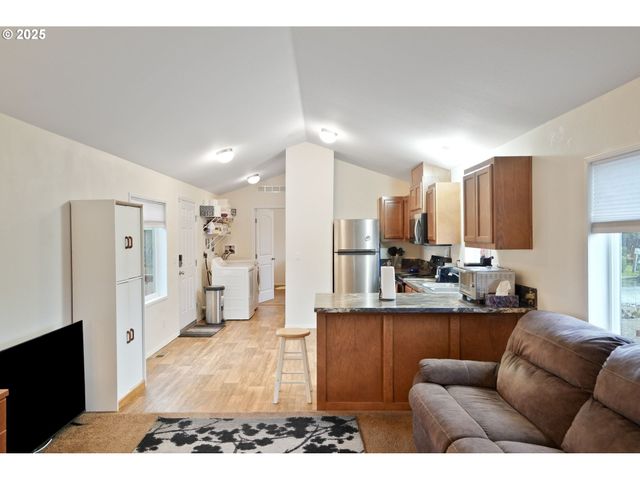 2723 OAKLAND Loop, Salem, OR 97317