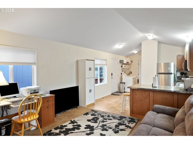 2723 OAKLAND Loop, Salem, OR 97317