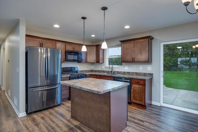 751 S Sugarpine Way, Elkhorn, WI 53121