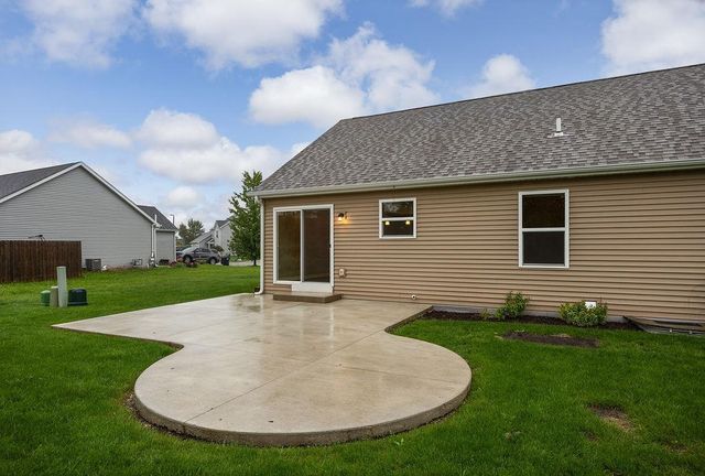 751 S Sugarpine Way, Elkhorn, WI 53121