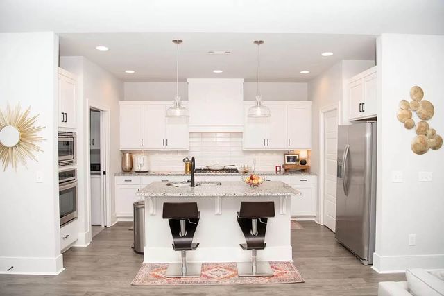 2206 SW Hampton Avenue, Bentonville, AR 72713
