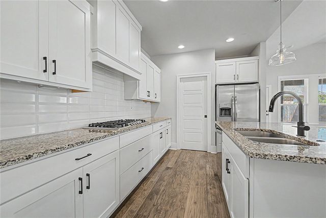 2206 SW Hampton Avenue, Bentonville, AR 72713