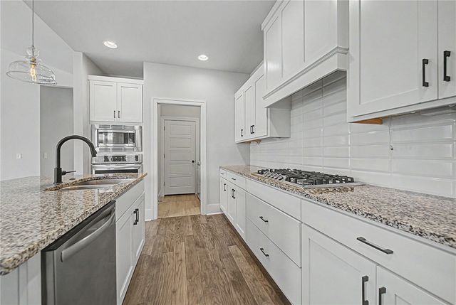 2206 SW Hampton Avenue, Bentonville, AR 72713